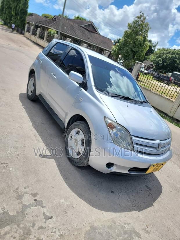 Toyota IST 2006 Silver