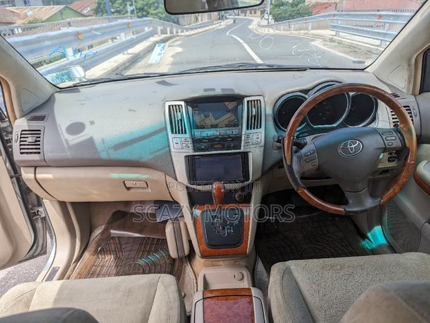 Toyota Harrier 2004 Silver