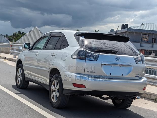 Toyota Harrier 2004 Silver