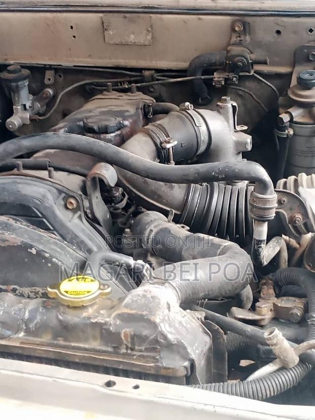 Toyota Hilux 1999 Silver