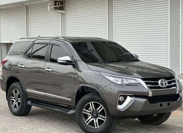 Toyota Fortuner 2018 Gray