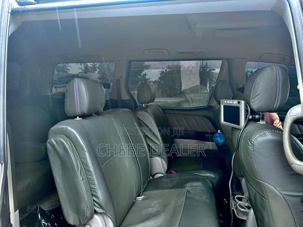 Toyota Alphard 2004 Gray