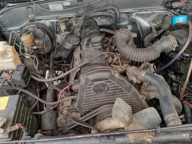 Toyota Hilux 2002 Gray