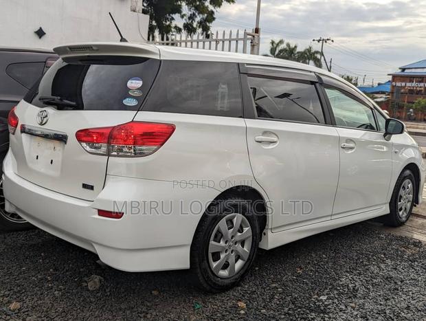 Toyota Wish 2010 White
