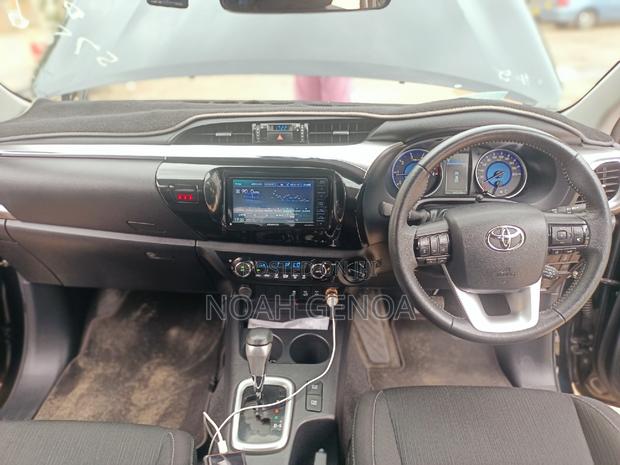 Toyota Hilux 2019 Black