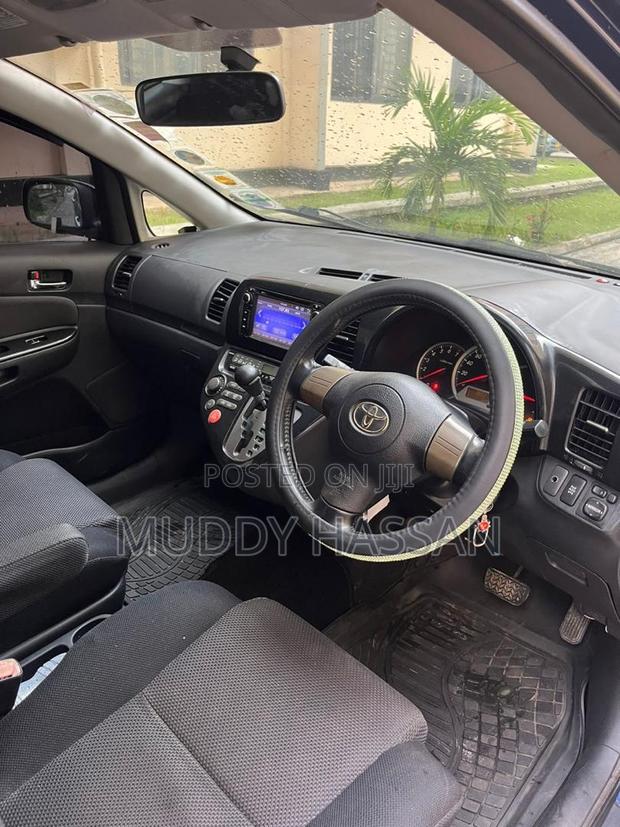 Toyota Wish 2004 Gray