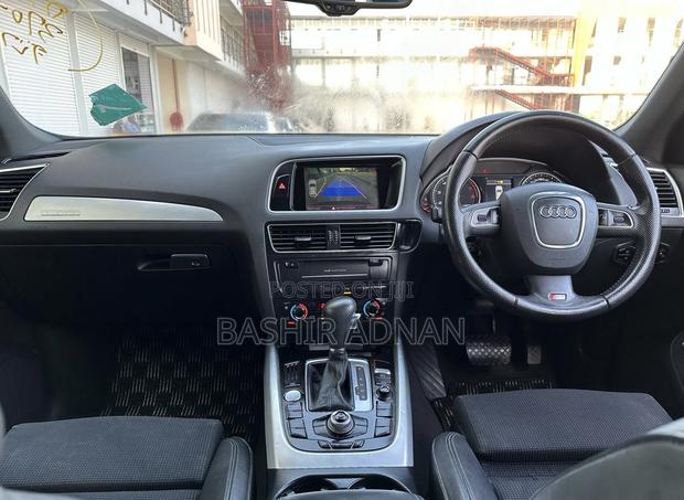 Audi Q5 2010 Black
