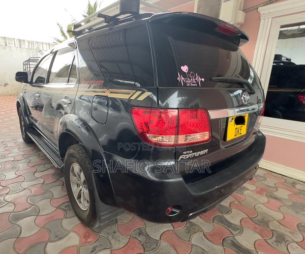 Toyota Fortuner 2.7 RWD 2007 Black
