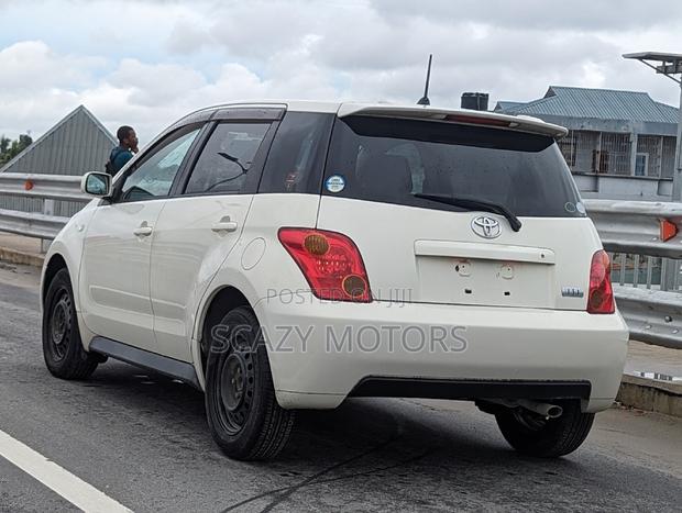 Toyota IST 2004 White