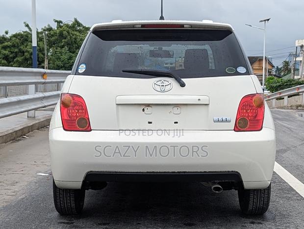 Toyota IST 2004 White