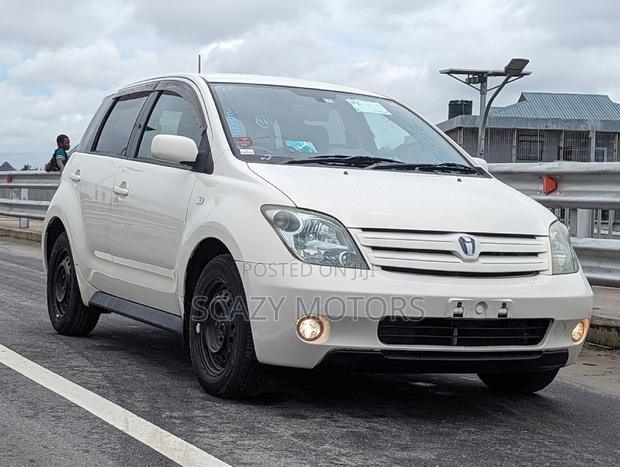 Toyota IST 2004 White