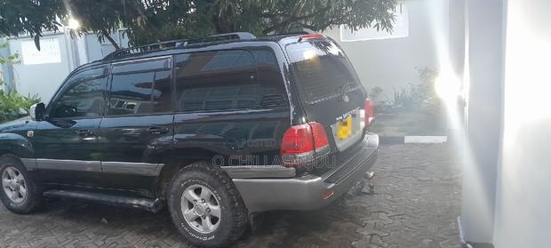 Toyota Land Cruiser 2002 Black