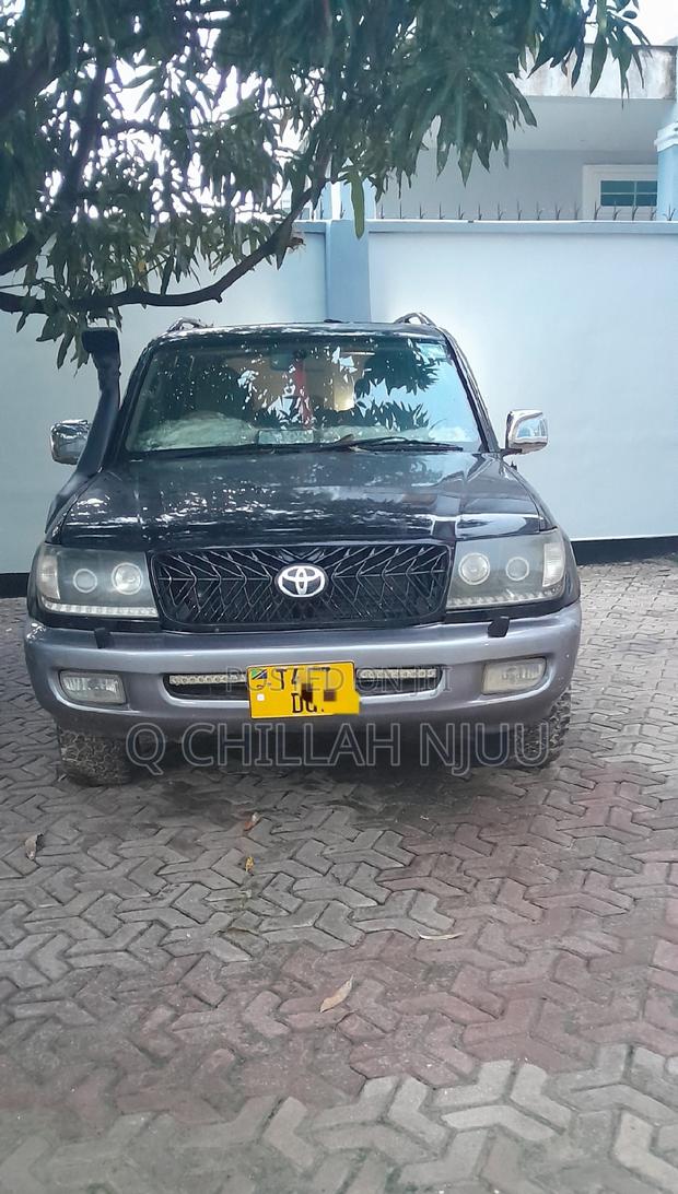 Toyota Land Cruiser 2002 Black