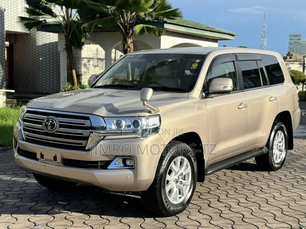 Toyota Land Cruiser 2018 Gold