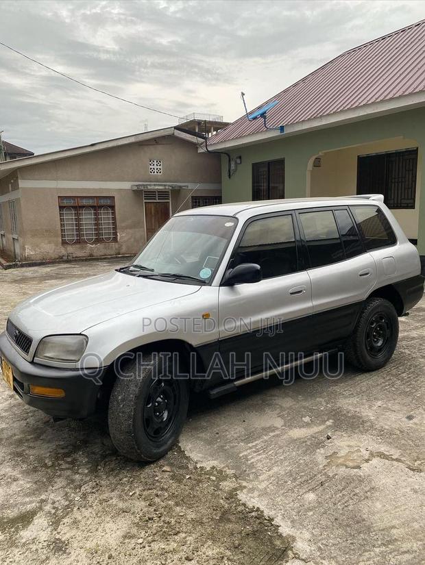 Toyota RAV4 1999 Silver