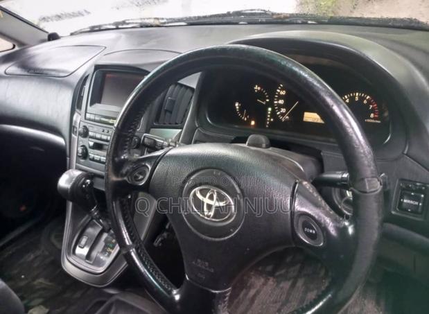 Toyota Harrier 2001 White