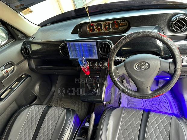 Toyota Corolla Rumion 2010 Black