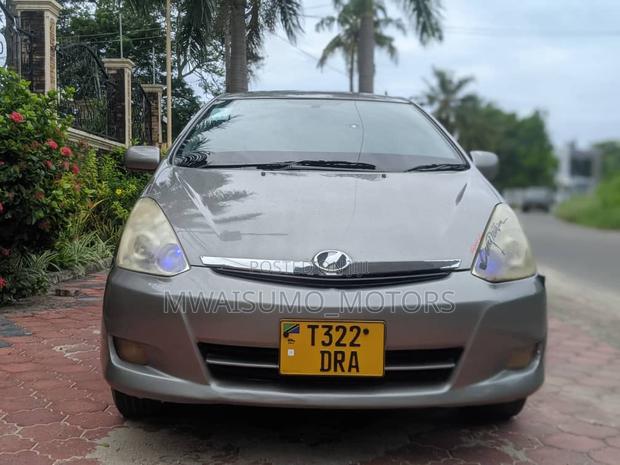 Toyota Wish 2004 Gray