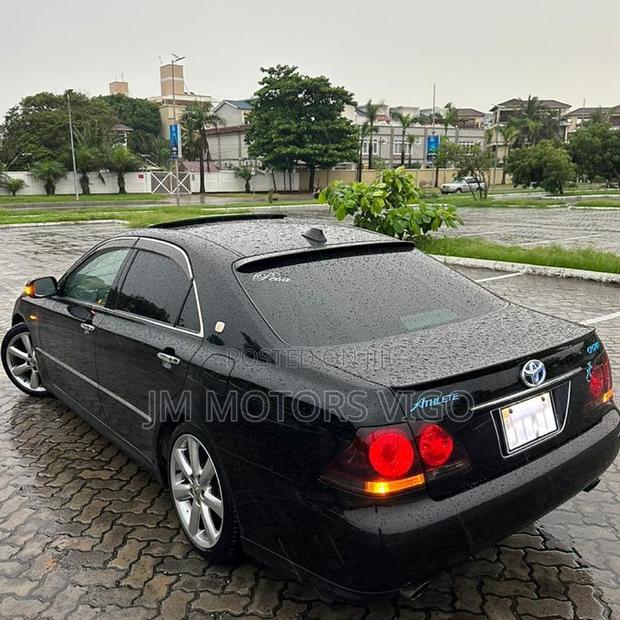 Toyota Crown 2007 Black