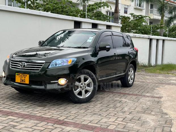 Toyota Vanguard 2011 Black