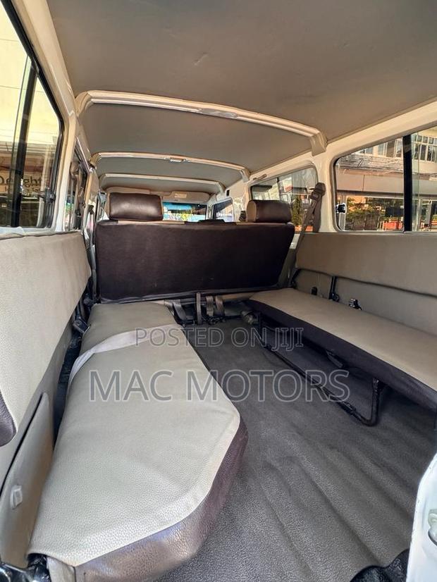 Toyota Land Cruiser 2009 White
