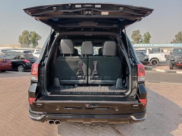 Toyota Land Cruiser 4.6 V8 ZX 2018 Black