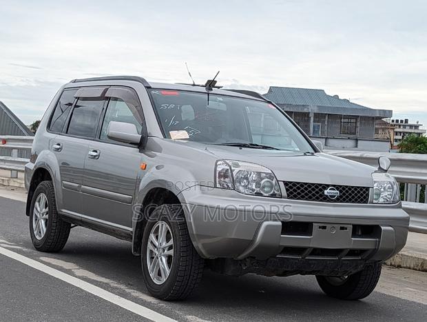 Nissan X-Trail 2000 Gray