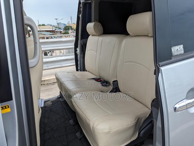 Toyota Noah 2006 Silver