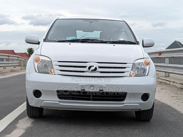 Toyota IST 2006 Off white