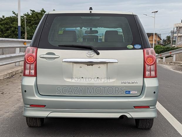 Toyota Raum 2007 Green