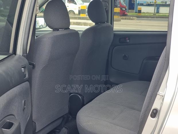 Toyota Succeed 2009 Silver