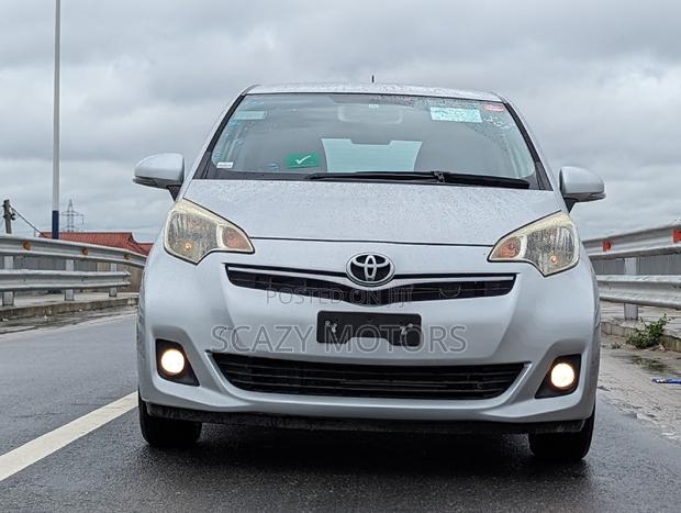 Toyota Ractis 2011 Silver