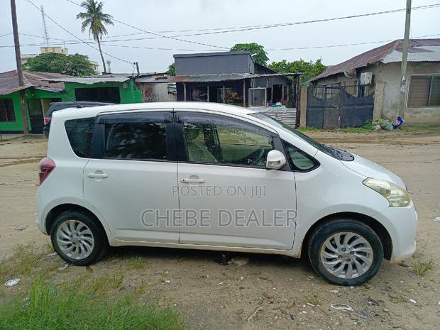 Toyota Ractis 2006 White