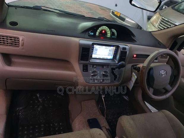 Toyota Raum 2004 Silver