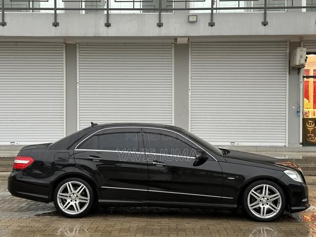 Mercedes-Benz E250 2011 Black