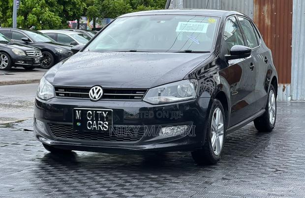 Volkswagen Polo 2014 Black