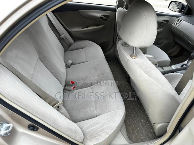 Toyota Axio 2006 Gold