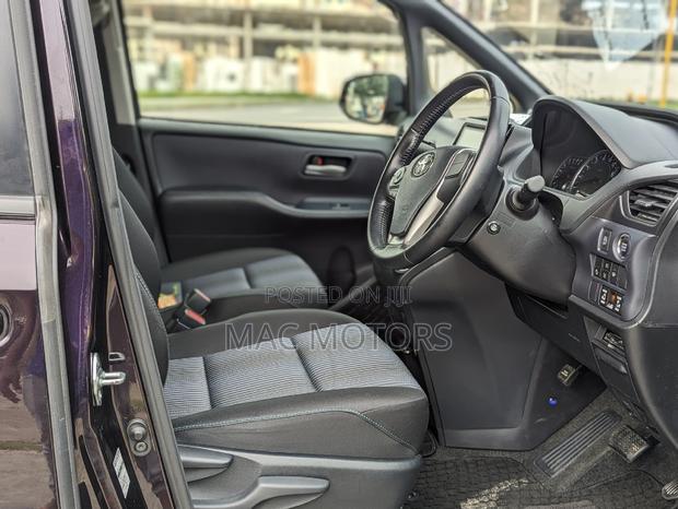 Toyota Noah 2.0 AWD (6 Seater) 2017 Black