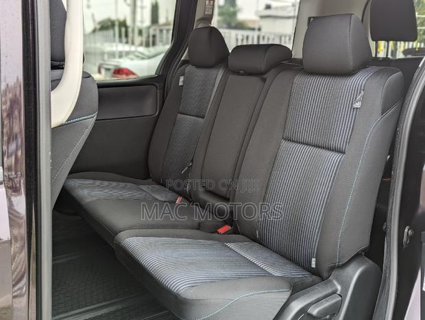 Toyota Noah 2.0 AWD (6 Seater) 2017 Black