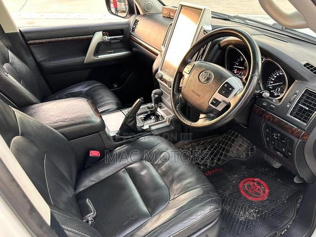Toyota Land Cruiser 4.5 V8 VXR 2015 White