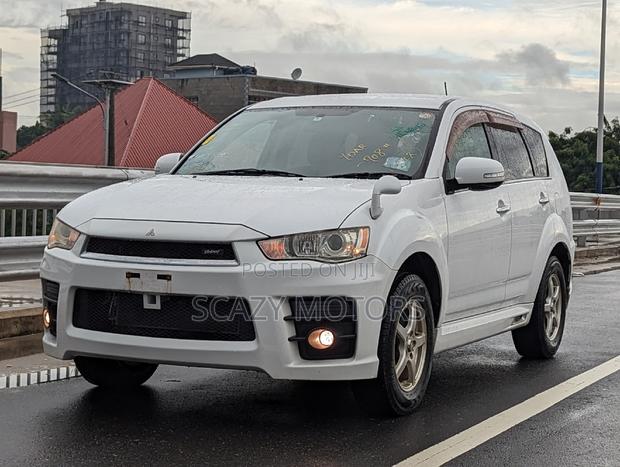 Mitsubishi Outlander 2010 White