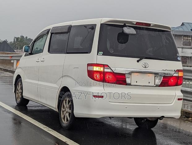 Toyota Alphard 2005 White