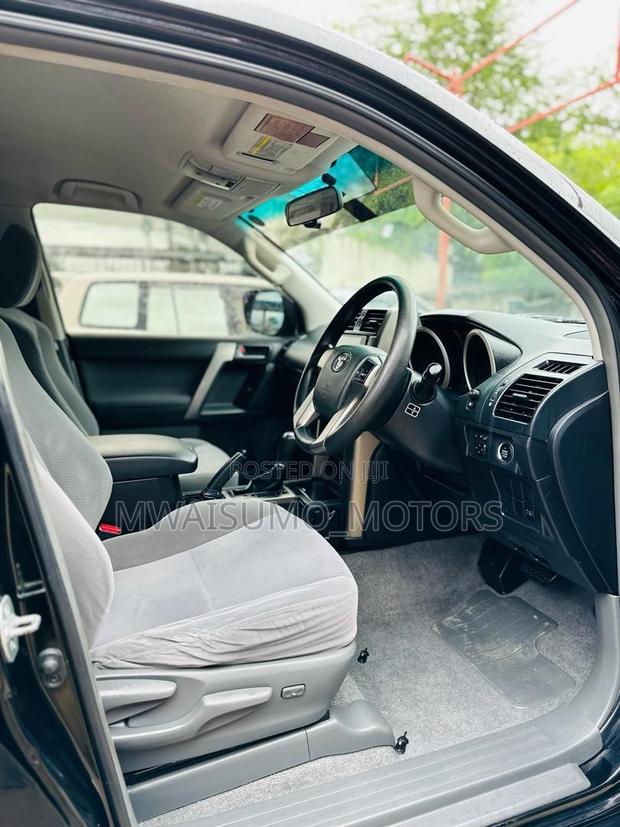 Toyota Land Cruiser 2012 Black