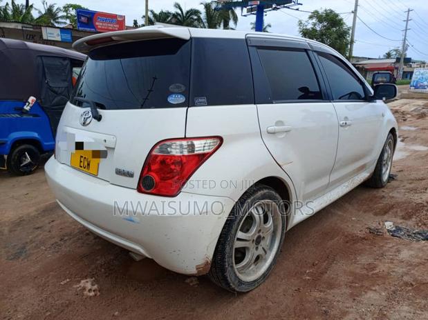 Toyota IST 2006 White