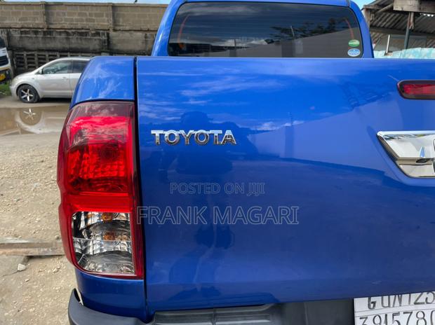 Toyota Hilux 2019 Blue