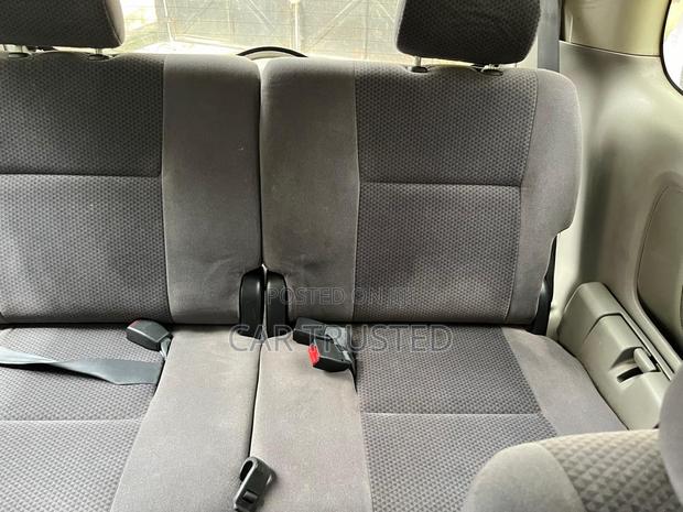 Toyota Noah 2.0 AWD (8 Seater) 2003 Silver
