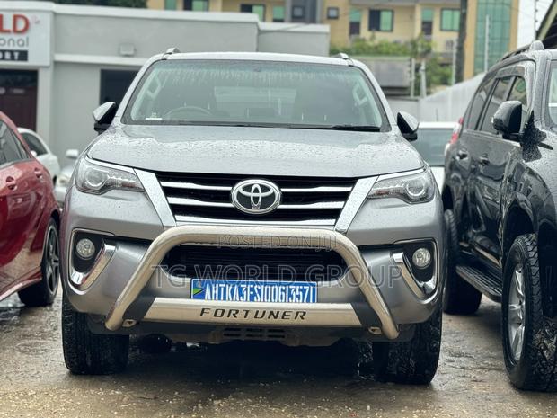 Toyota Fortuner 2.8 D AWD 2017 Silver