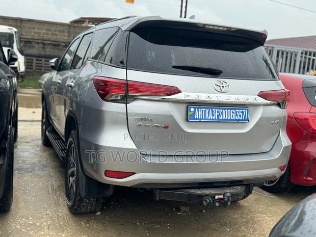 Toyota Fortuner 2.8 D AWD 2017 Silver