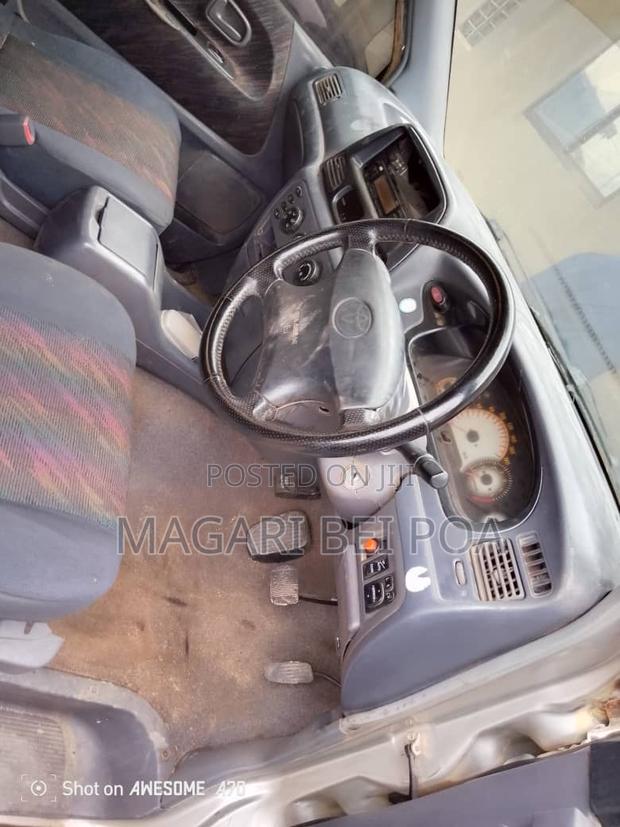 Toyota Noah 2005 Silver