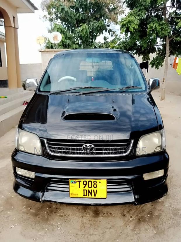Toyota Noah 2003 Black